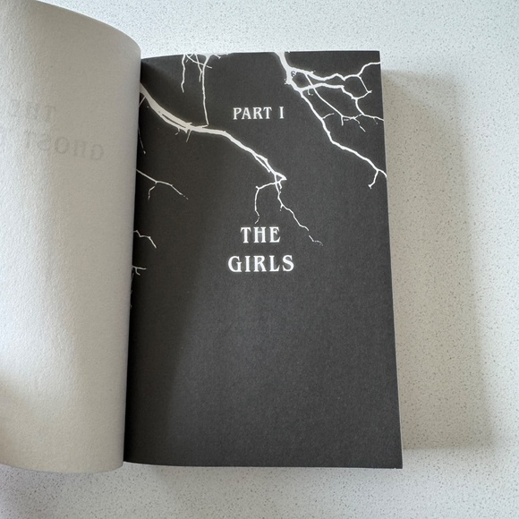 The Ghost Tree by Christina Henry Paperback Horror Young Adult Thriller Fiction - Picture 6 of 8